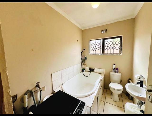 2 BEDROOM HOUSE FOR SALE IN NTUZUMA E